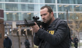 Blindspot: desconfiança sobre Weller no trailer do episódio 2x13