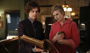 Criminal Minds: estudo de hieróglifo em cadáver em cena do episódio 12x11 