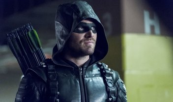 Arrow: Oliver, Felicity e equipe viajam para a Rússia no trailer do episódio 5x12