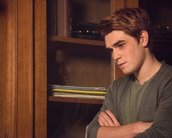 Riverdale: Archie se complica no caso de assassinato no trailer e fotos do 3º episódio