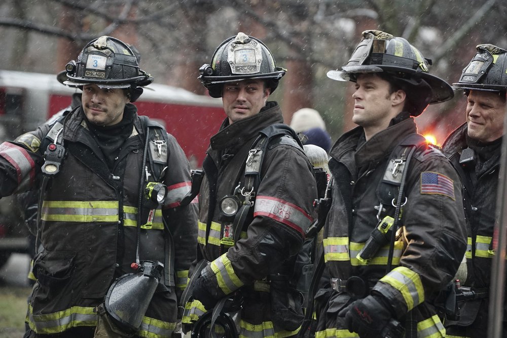 Imagem de Chicago Fire: realocações de bombeiros da Brigada 51 no trailer do episódio 5x14