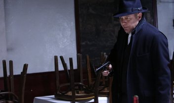 The Blacklist: Red injetado com veneno letal no trailer e fotos do episódio 4x15