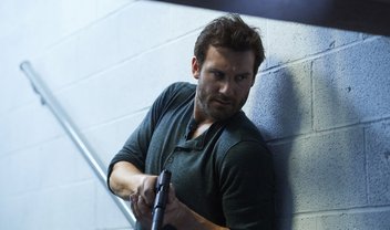 Taken: Bryan Mills é um herói em formação no trailer e fotos do 2º episódio