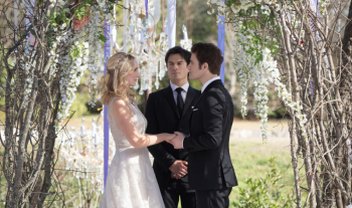 Vampire Diaries: casamento de Stefan para atrair Katherine em cena do episódio 8x15