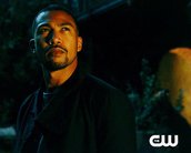 The Originals: Marcel visita Klaus para uma conversa em cenas da estreia da 4ª temporada