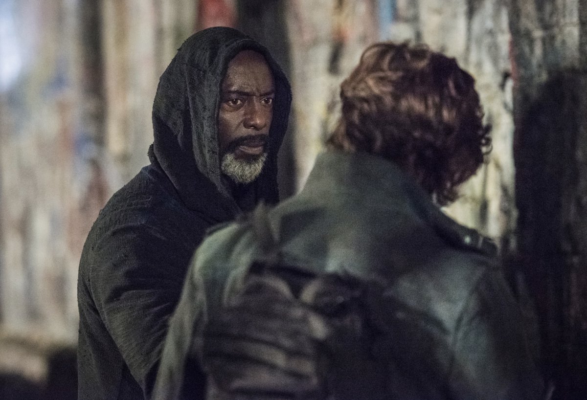 Imagem de The 100: Jaha encontra uma pista em cenas do episódio 4x08