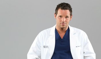 Grey's Anatomy: Alex briga para tratar menino mesmo contra pais em cenas do episódio 13x22