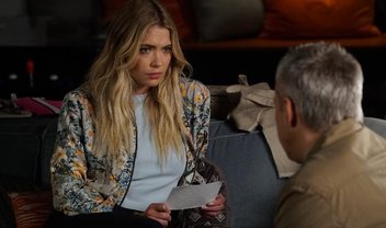 Pretty Little Liars: chantagem para ajudar inimiga no trailer e cena do episódio 7x15