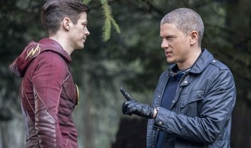 The Flash espera recrutar Capitão Frio em cena do penúltimo episódio da 3ª temporada