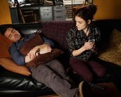 Pretty Little Liars: Aria sob pressão em cena e fotos do episódio 7x17