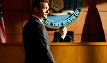 Suits: revanche por roubar um sócio no trailer e fotos do episódio 7x04