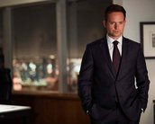 Suits: confiança até certo limite no trailer e fotos do episódio 7x07