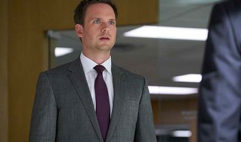 Suits: brincando com fogo no trailer e fotos do episódio 7x08, o 100º da série