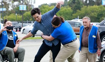 Superstore: briga entre Dina e Jonah no trailer do episódio 3x04