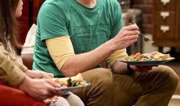 The Big Bang Theory: tática para lidar com Sheldon no trailer e fotos do episódio 11x05