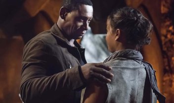 Supergirl: lar de J'onn no trailer, cenas e fotos do episódio 3x03