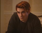 Riverdale: Archie age por conta própria no trailer e fotos do episódio 2x03