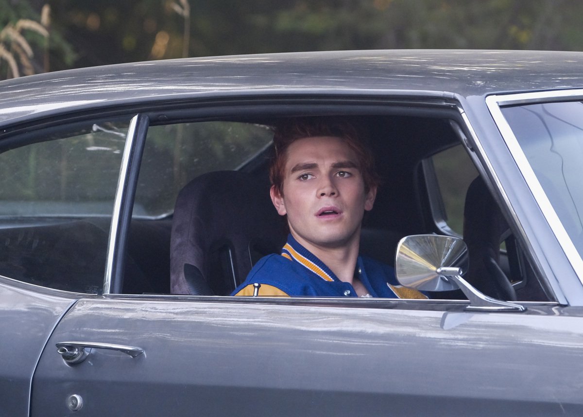 Imagem de Riverdale: briga de território no trailer e fotos do episódio 2x06