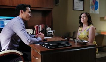 Crazy Ex-Girlfriend: Rebecca busca ajuda no trailer do episódio 3x06