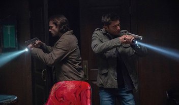 Supernatural: Asmodeus na cola de Sam e Dean no trailer e fotos do episódio 13x07