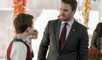 Arrow: Thanksgiving em família interrompido no trailer e fotos do episódio 6x07