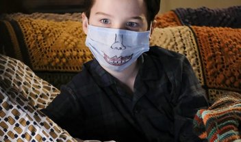 Young Sheldon: proteção extrema contra gripe no trailer e cenas do 13º episódio