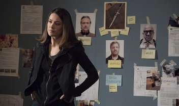 The Blacklist: Red e a Força-Tarefa vão a Paris nas fotos e vídeos do episódio 5x18