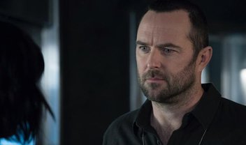 Blindspot: excêntrico teórico da conspiração no trailer e cenas do episódio 3x19