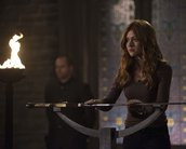 Shadowhunters: julgamento de Clary e exorcismo de Jace nas fotos do episódio 3x08