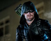 Arrow: ameaça a Oliver e a todos que ele ama no trailer e fotos do episódio 6x22