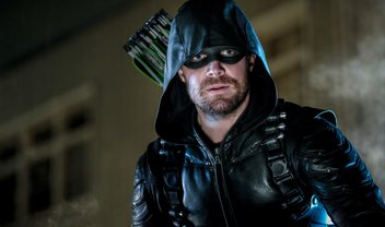 Arrow: ameaça a Oliver e a todos que ele ama no trailer e fotos do episódio 6x22