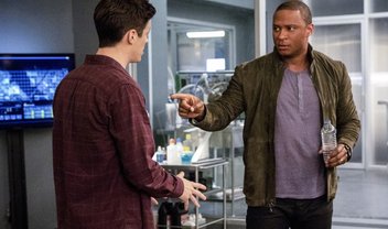 The Flash: Barry precisa da ajuda de Diggle em cena do episódio 4x22