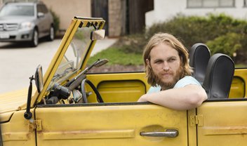 Lodge 49: primeiras fotos e data de estreia da nova série