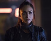 The 100: Raven descobre mais sobre a nave-prisão em cena inédita do episódio 5x07