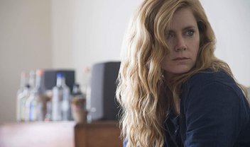 Sharp Objects: episódio sombrio de estreia tem mistério e personagens intrigantes [RECAP]