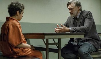 The Sinner: Julian e Ambrose estão com problemas no trailer do episódio 2x05