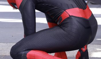 Homem-Aranha: Longe de Casa encerra gravações com fotos do novo uniforme