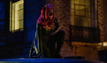 Elseworlds: Flash e Cisco conhecem a Batwoman em nova promo do crossover