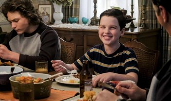 Young Sheldon decide se divertir como uma criança no trailer e cenas do episódio 2x10