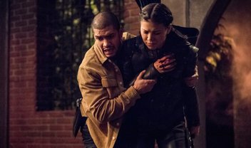 Arrow: Emiko Queen, Oliver do lado da lei e mais nos vídeos e fotos do episódio 7x10