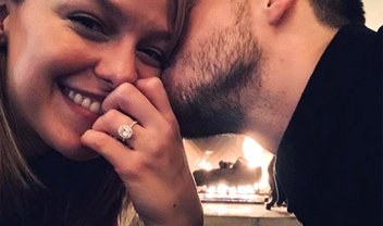 Melissa Benoist e Chris Wood vão se casar! Estrelas de Supergirl anunciam noivado