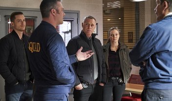 Chicago PD e Fire: crossover tem investigação secreta e declaração surpresa [SPOILERS]