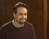 Brooklyn Nine-Nine: Lin-Manuel Miranda é irmão e rival de Amy em cenas do episódio 6x09