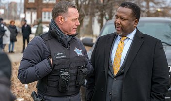 Chicago PD: Voight precisa evitar guerra de gangues no trailer do episódio 6x18