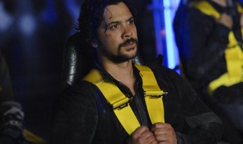 The 100: Bellamy e Clarke estão de volta nas fotos da estreia da 6ª temporada