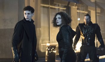 Gotham: vilões e heróis se unem contra Bane no penúltimo episódio (trailer e fotos)