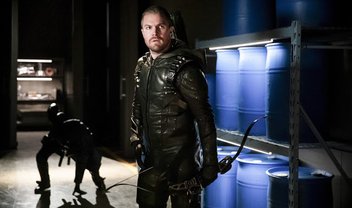 Arrow: rostos familiares e batalha final na sinopse da 7ª  season finale