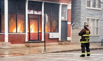 Chicago Fire: todo segundo conta no episódio 7x20 (trailer e fotos)