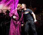 Rocketman: Taron Egerton e Elton John cantam “Your Song” em show