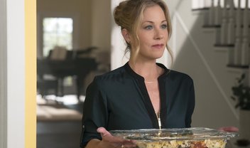 Christina Applegate comenta indicação inesperada ao Emmy 2019